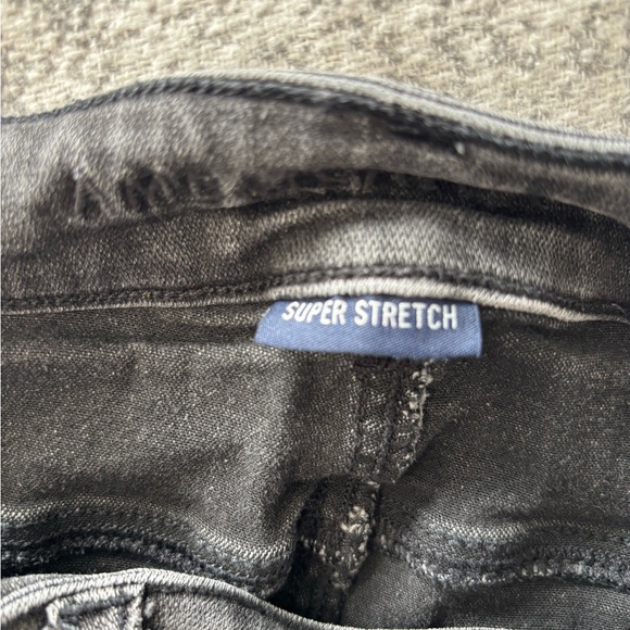 💜 American Eagle Women's Cropped Gray Artist Distressed Jeans - Picture 6 of 7